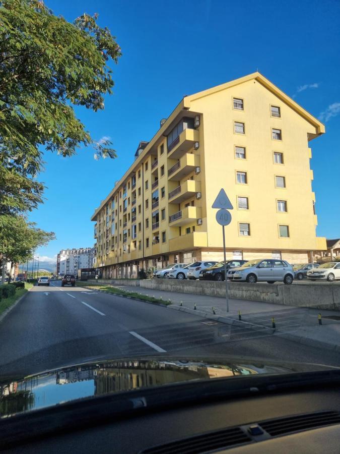 Oksana Apartment Ποντγορίτσα Εξωτερικό φωτογραφία